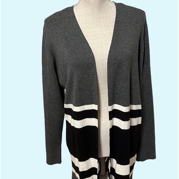 Rafaela cardigan sweater, charcoal , white, black. Xlg - Picture 3 of 6